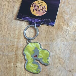 Disney’s Hocus Pocus “Sarah” Sarah Jessica Parker Halloween Witch Keychain